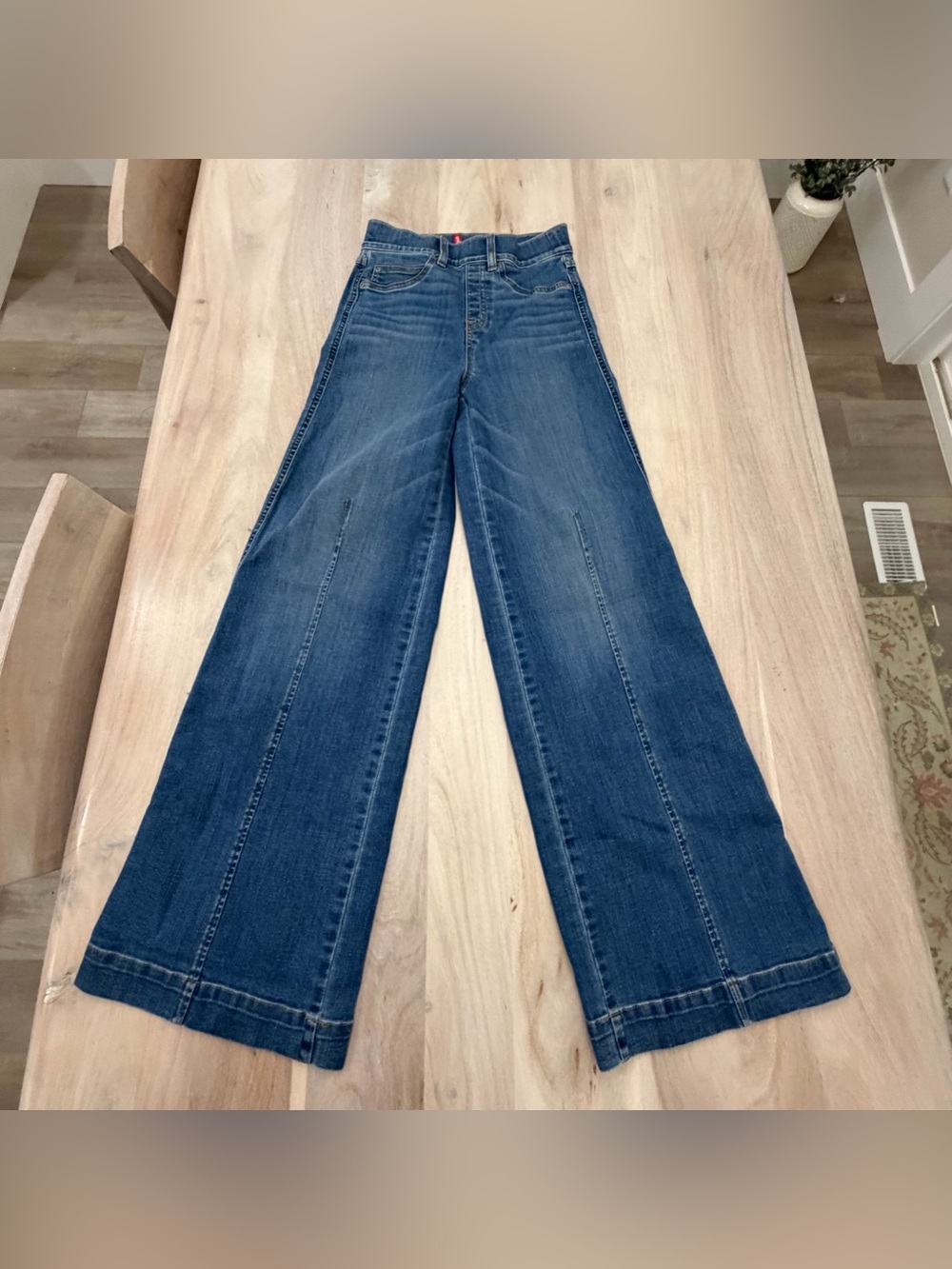 Spanx Seamed Front Wide Leg Jeans Vintage Indigo Size XS Stretchy Comfort